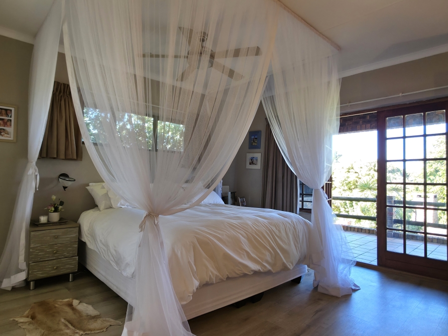 4 Bedroom Property for Sale in Wavecrest Eastern Cape